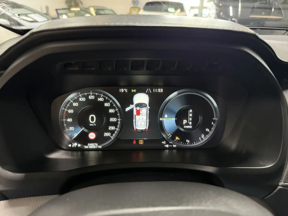 XC90 2.0 T8 Twin Engine AWD Inscription // 7 Pers // B&W // 22 inch!