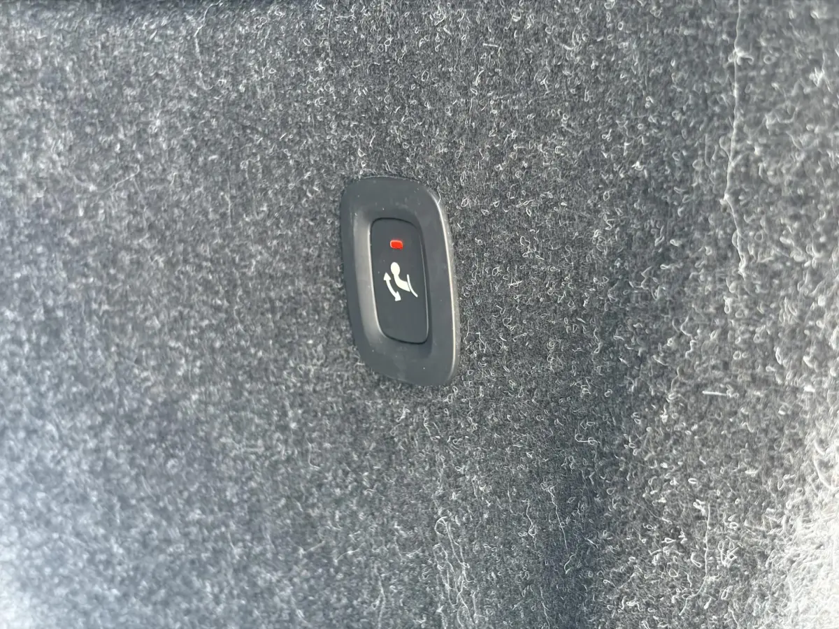 XC40 1.5 T5 Recharge R-Design | panodak | trekhaak | camera | enz.