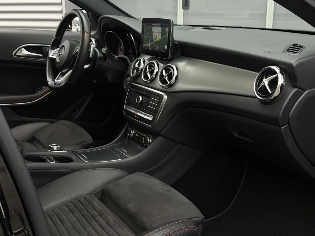 GLA 250 4Matic Premium I Aut. I AMG I Pano.dak I Camera