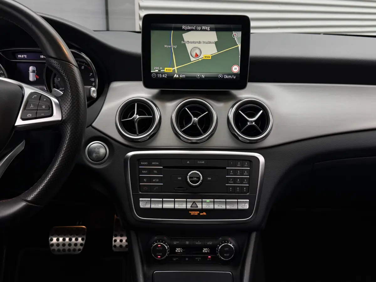 GLA 250 4Matic Premium I Aut. I AMG I Pano.dak I Camera