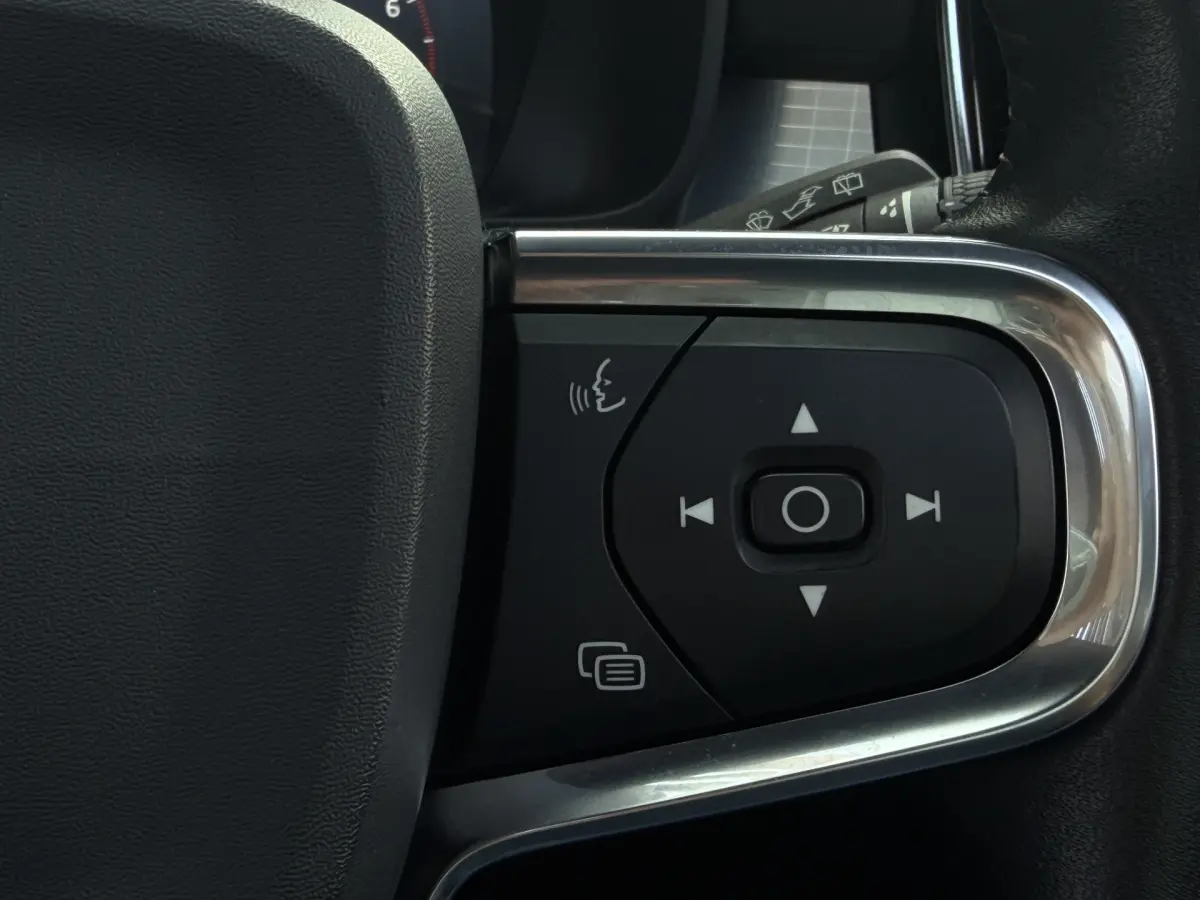 XC40 1.5 T3 Momentum I Aut. I Camera I Pano.dak I Harman Kardon