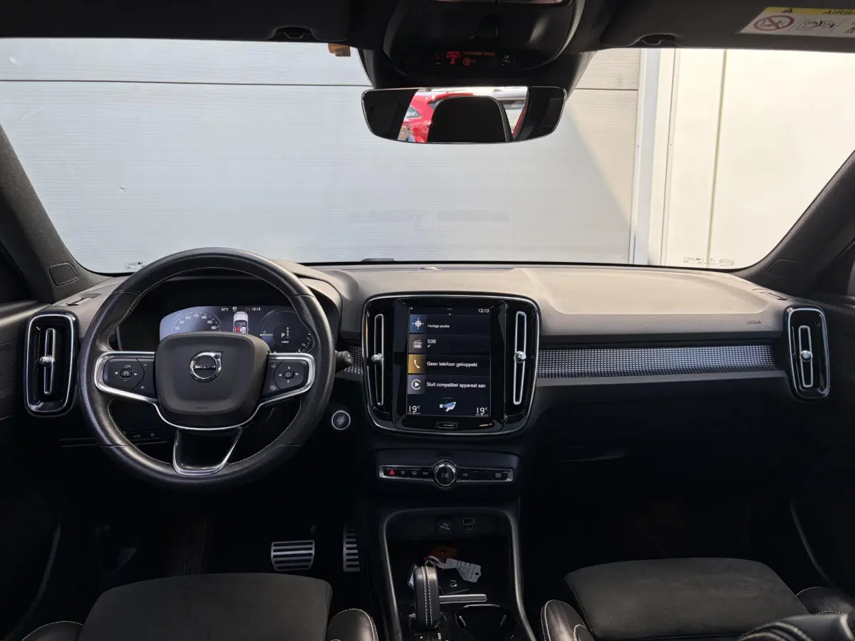 XC40 1.5 T5 Recharge R-Design | panodak | trekhaak | camera | enz.