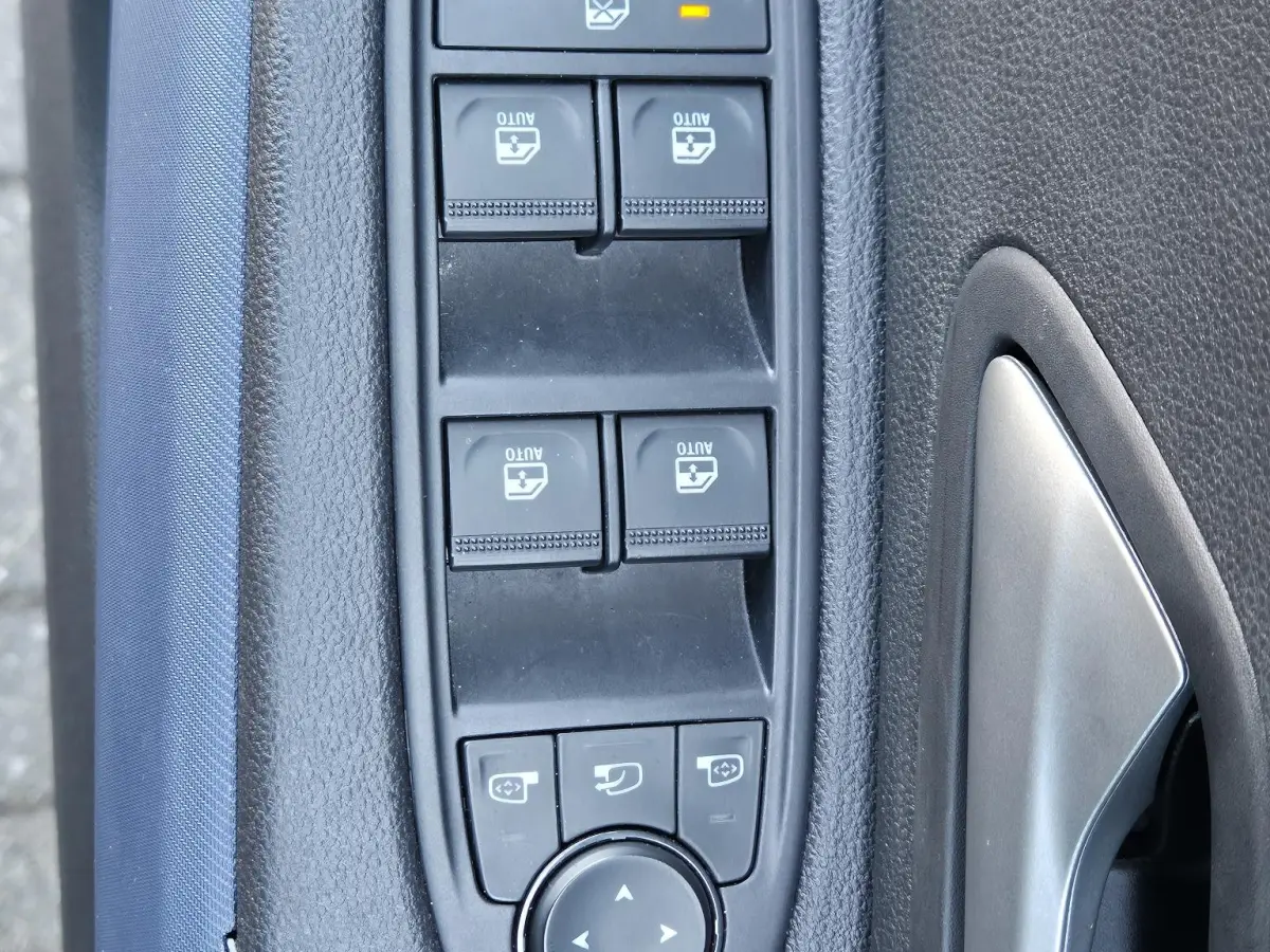 Duster 1.6 Hybrid 140 Journey Camera, Climate Control, Apple/Android Auto