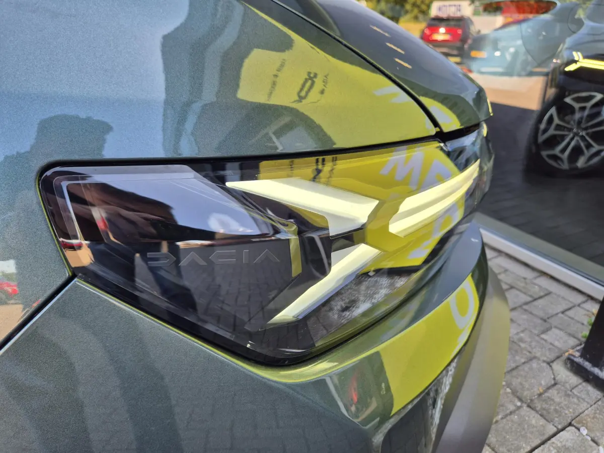 Duster 1.6 Hybrid 140 Journey Camera, Climate Control, Apple/Android Auto