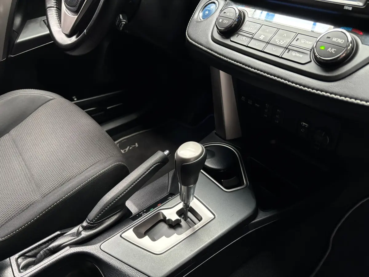 RAV4 2.5 Hybrid AWD Style / Camera / Trekhaak