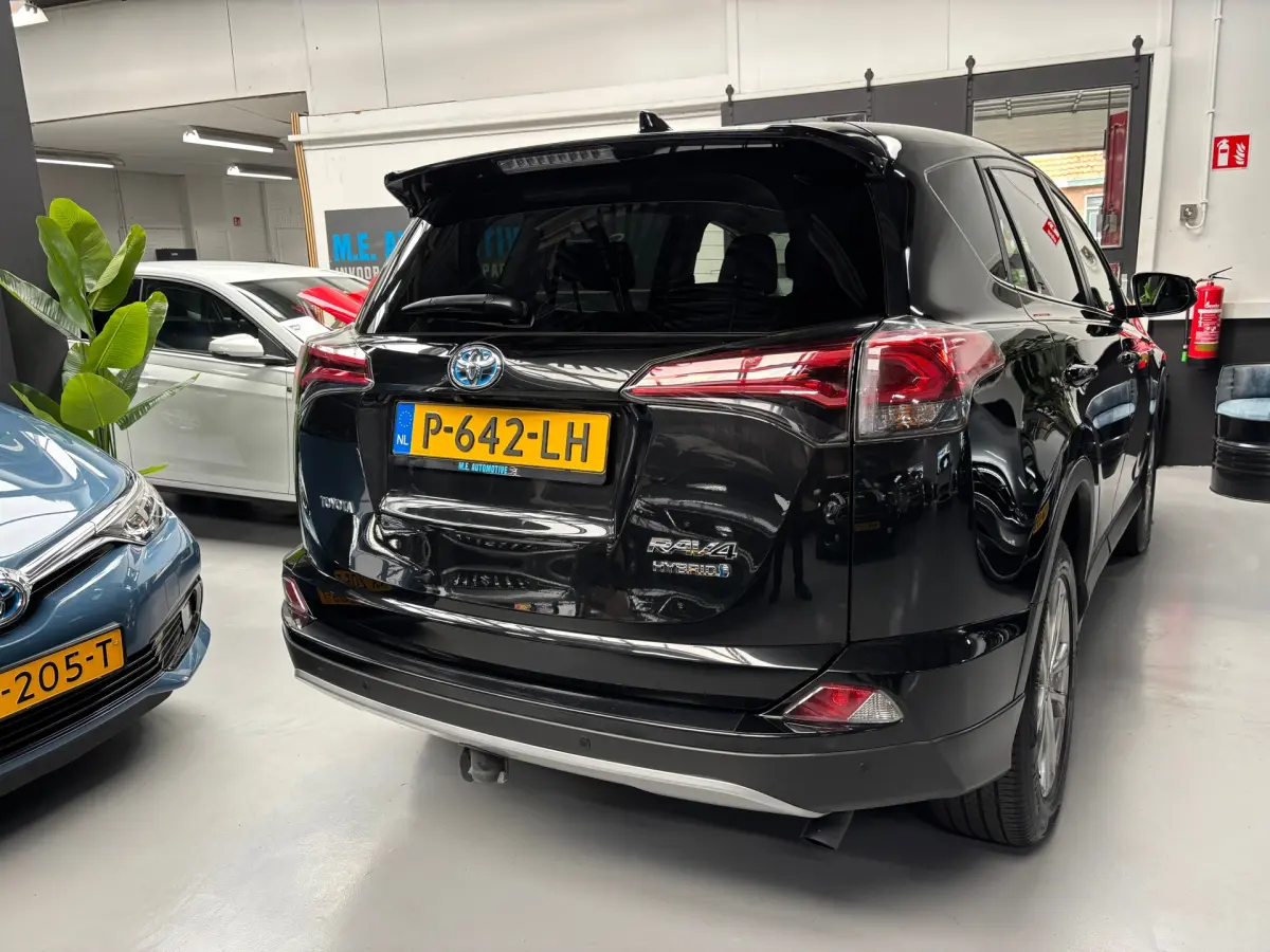 RAV4 2.5 Hybrid AWD Style / Camera / Trekhaak
