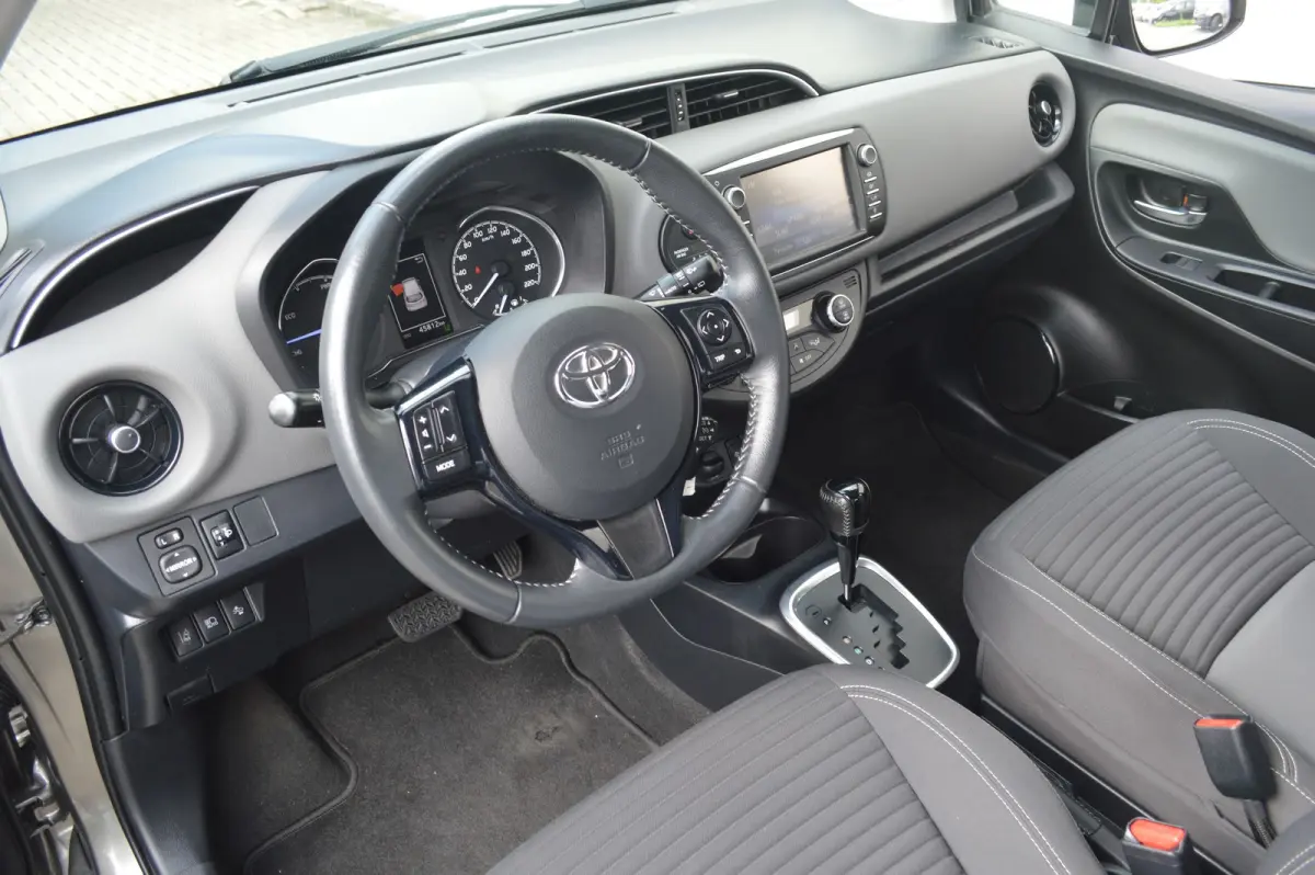 Yaris 1.5 Hybrid Aspiration Automaat / 1e eigenaar / BOVAG RIJKLAARPRIJS