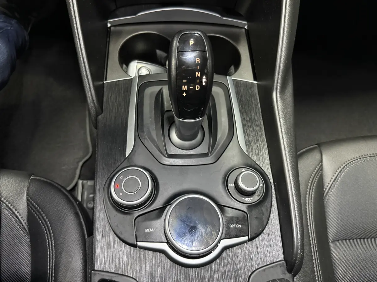 Giulia 2.0T // Camera // Adapt. Cruise