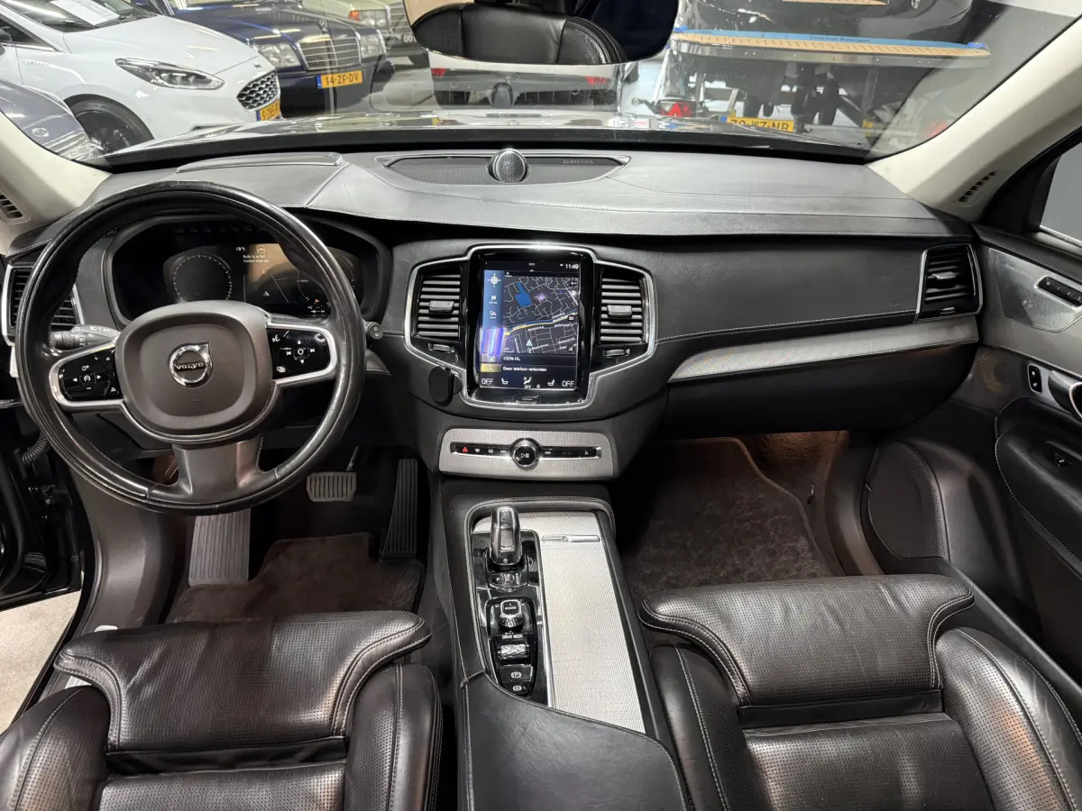 XC90 2.0 T8 Twin Engine AWD Inscription // 7 Pers // B&W // 22 inch!
