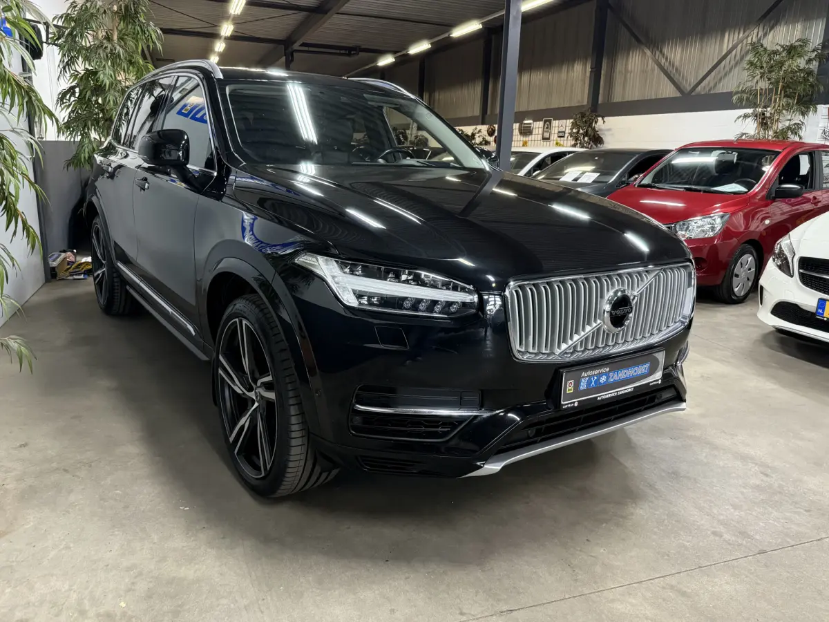 XC90 2.0 T8 Twin Engine AWD Inscription // 7 Pers // B&W // 22 inch!