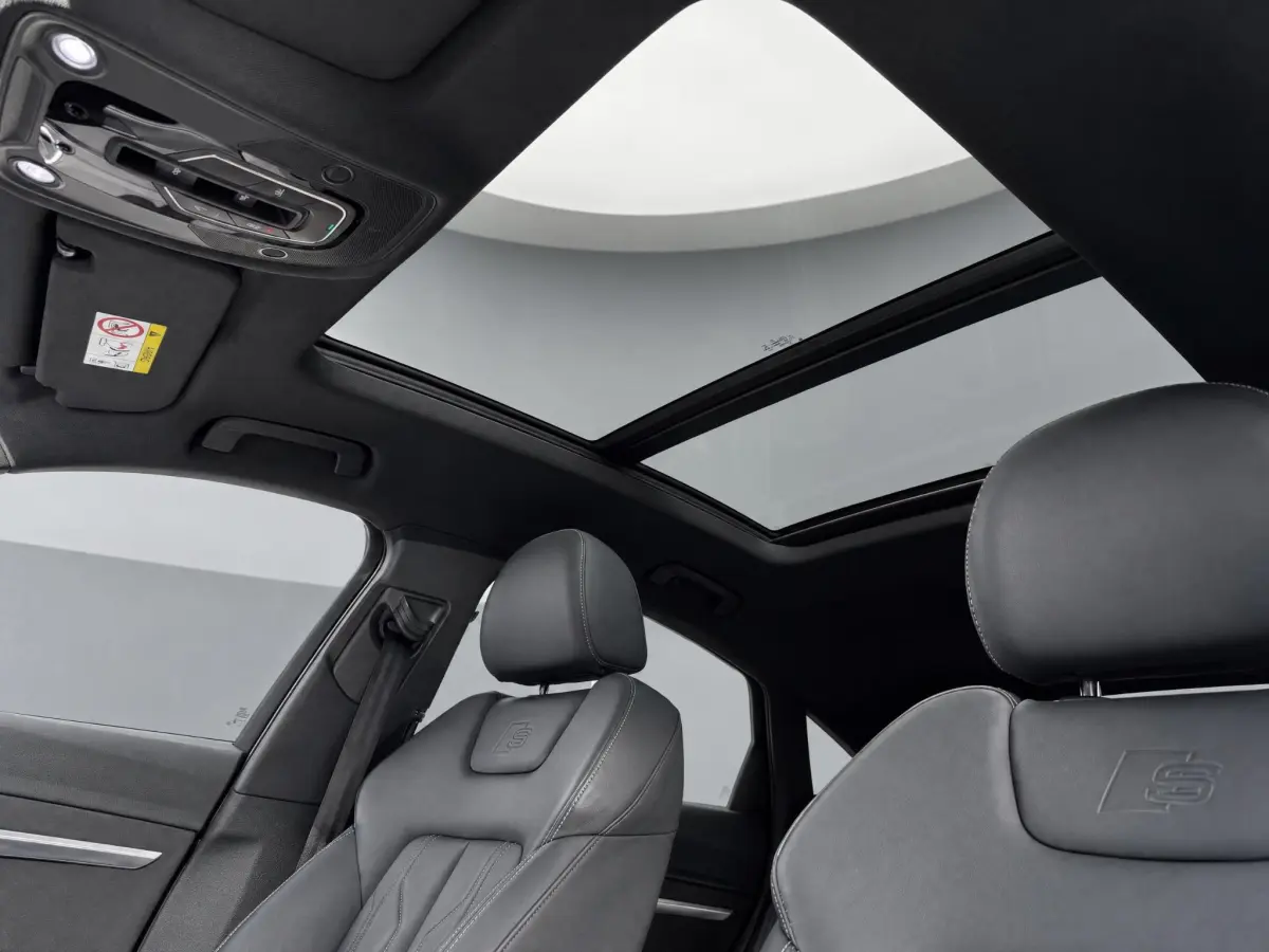 e-tron Sportback 55 quattro S LINE 3X 95 kWh 360/PANO/KEYLESS/B&O