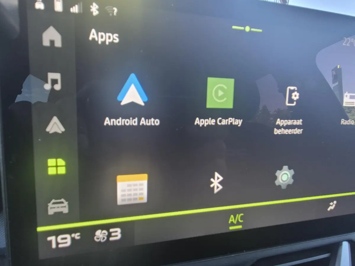 Duster 1.6 Hybrid 140 Journey Camera, Climate Control, Apple/Android Auto