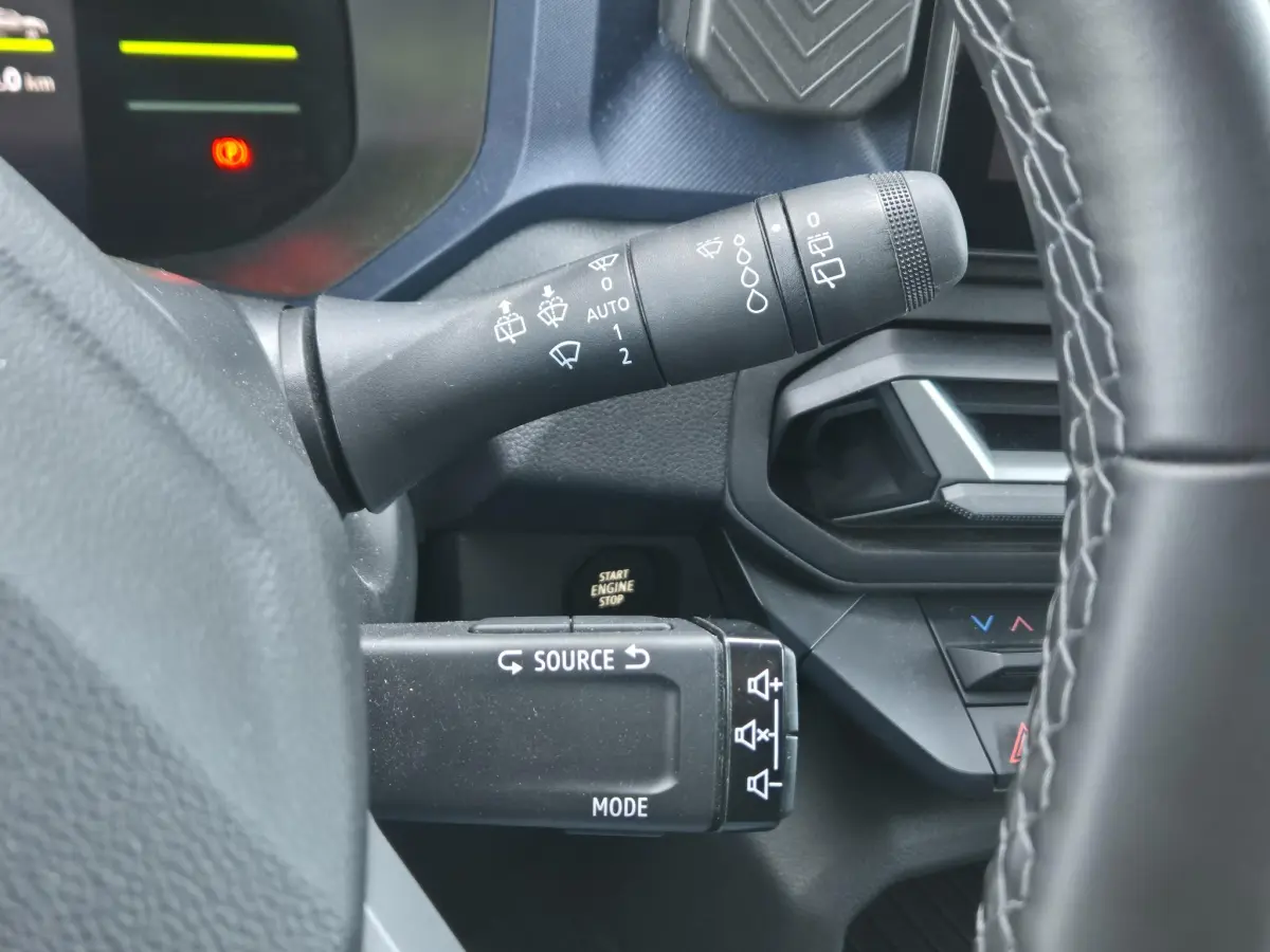 Duster 1.6 Hybrid 140 Journey Camera, Climate Control, Apple/Android Auto