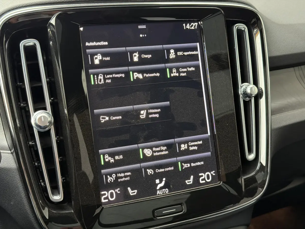 XC40 1.5 T5 Plug-in hybrid Ultimate Dark | Panodak