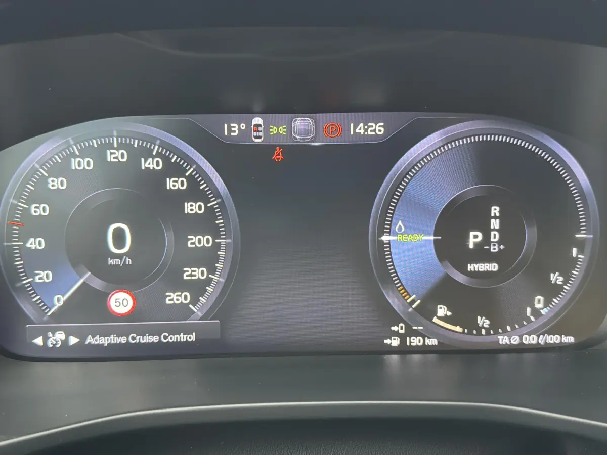 XC40 1.5 T5 Plug-in hybrid Ultimate Dark | Panodak