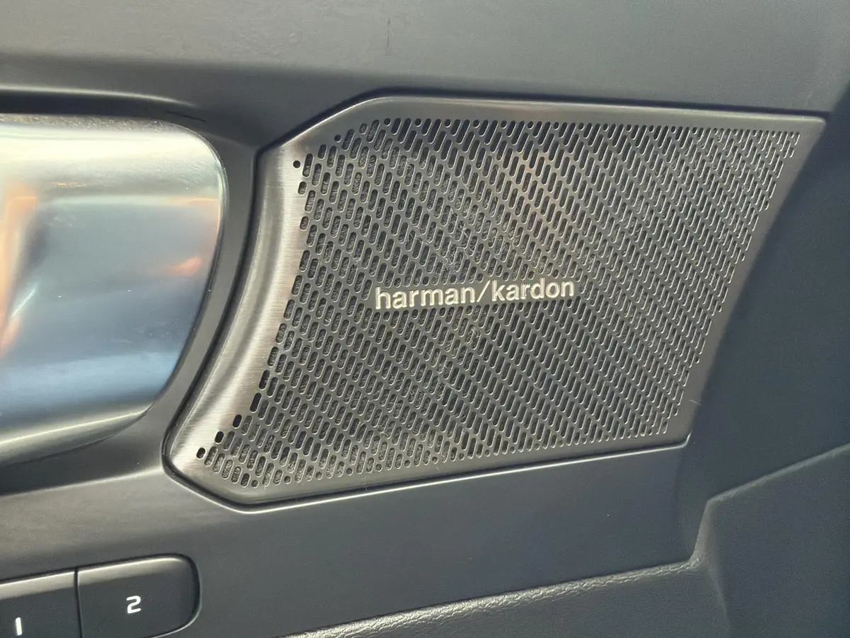 XC40 1.5 T5 Plug-in hybrid Ultimate Dark | Panodak