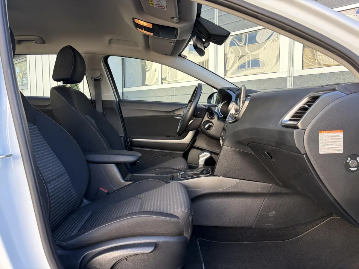 Ceed Sportswagon 1.5 T-GDi MHEV DynamicLine | LED | Camera | Navi | Dealer onderhouden | Climate |