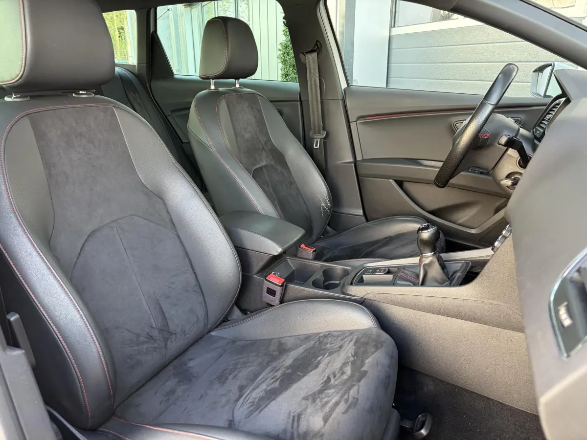 Leon ST 1.4 EcoTSI FR Business Intense | LED | Alcantara | Virtual | Pano | Seat Sound | Climate |