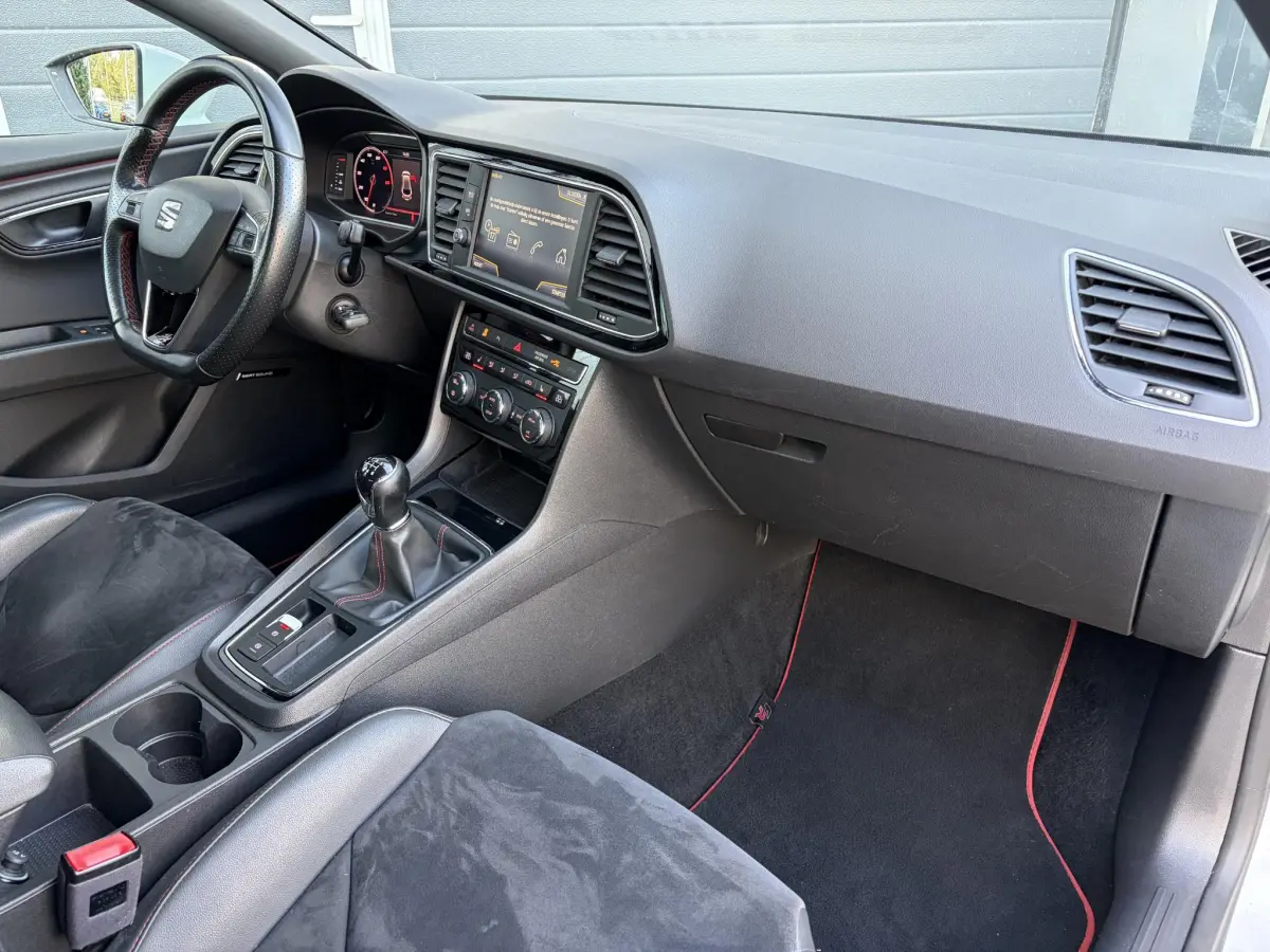 Leon ST 1.4 EcoTSI FR Business Intense | LED | Alcantara | Virtual | Pano | Seat Sound | Climate |