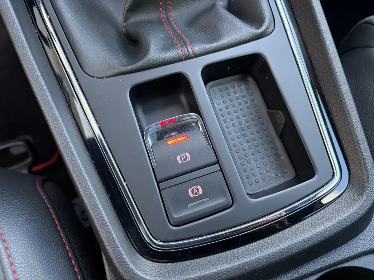 Leon ST 1.4 EcoTSI FR Business Intense | LED | Alcantara | Virtual | Pano | Seat Sound | Climate |