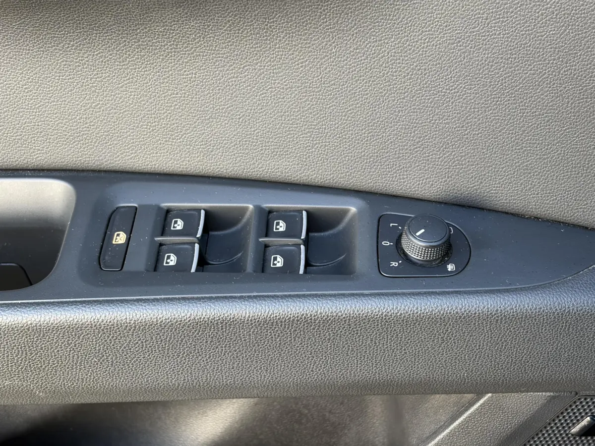 Leon ST 1.4 EcoTSI FR Business Intense | LED | Alcantara | Virtual | Pano | Seat Sound | Climate |