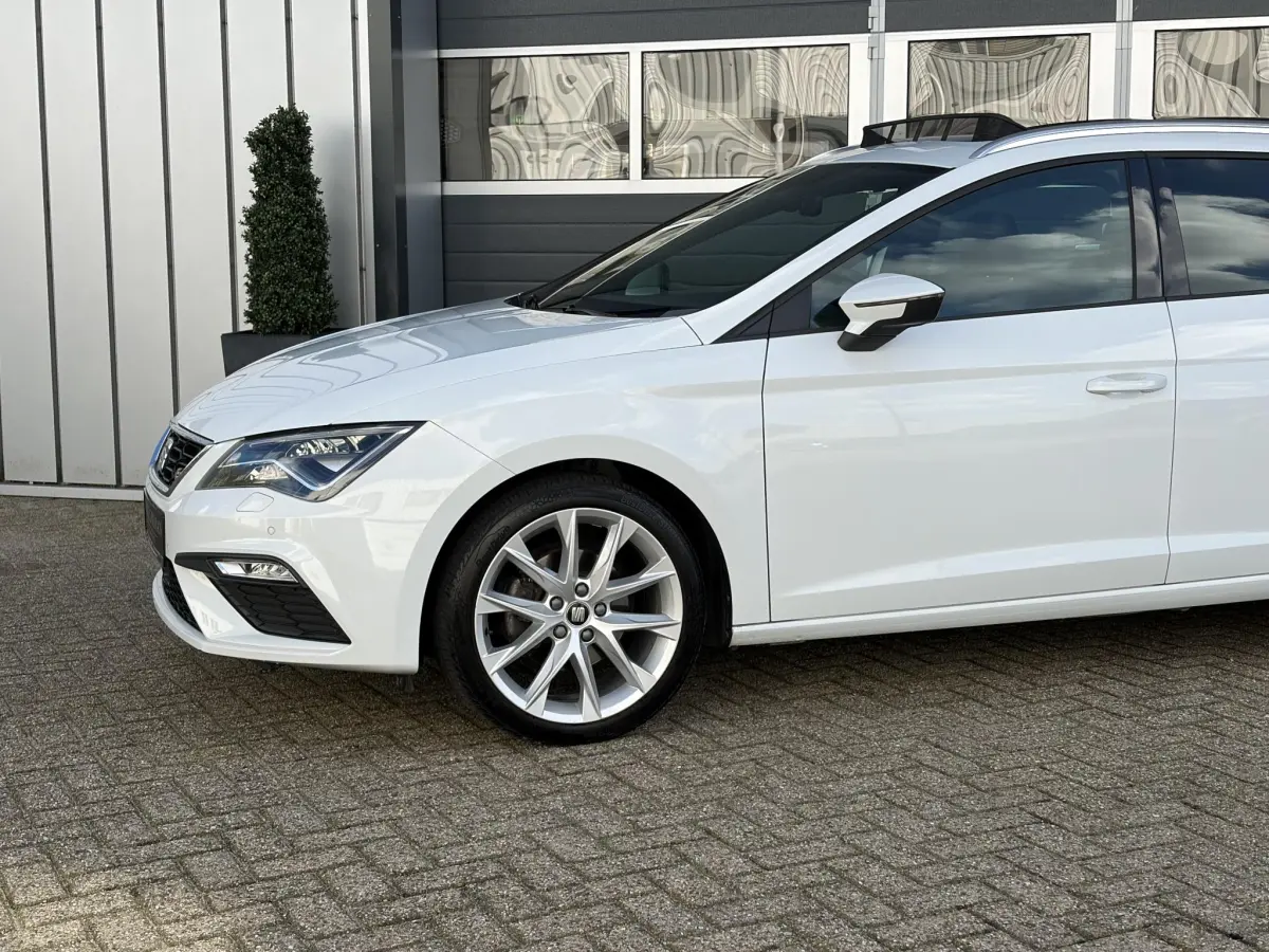 Leon ST 1.4 EcoTSI FR Business Intense | LED | Alcantara | Virtual | Pano | Seat Sound | Climate |