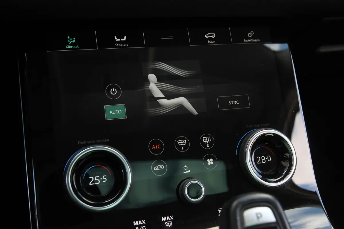 Range Rover Evoque 2.0 P250 AWD SE I Aut. I Leder I Pano.dak I Carplay