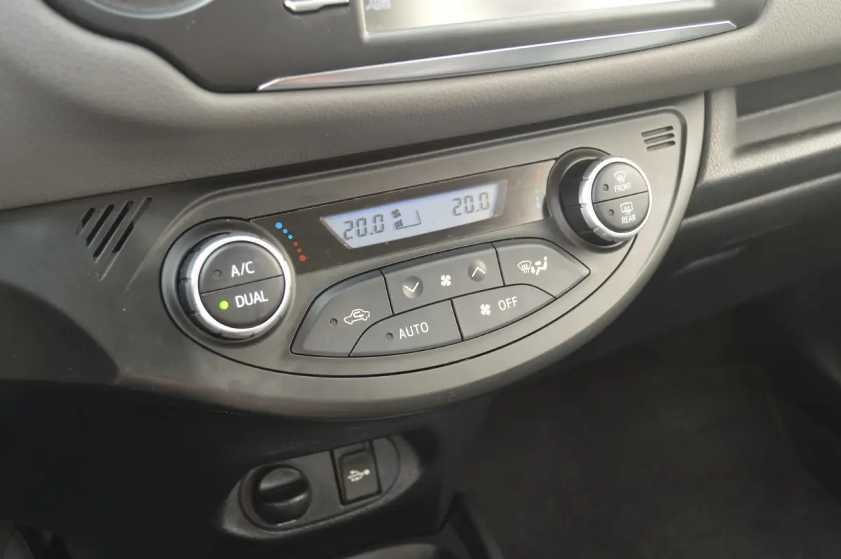Yaris 1.5 Hybrid Aspiration Automaat / 1e eigenaar / BOVAG RIJKLAARPRIJS