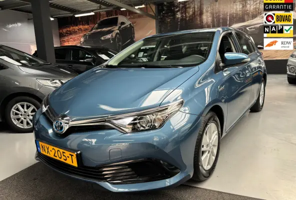 Auris 1.8 Hybrid Now