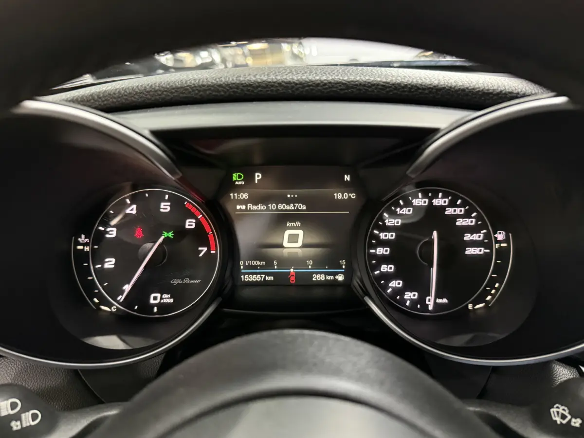 Giulia 2.0T // Camera // Adapt. Cruise
