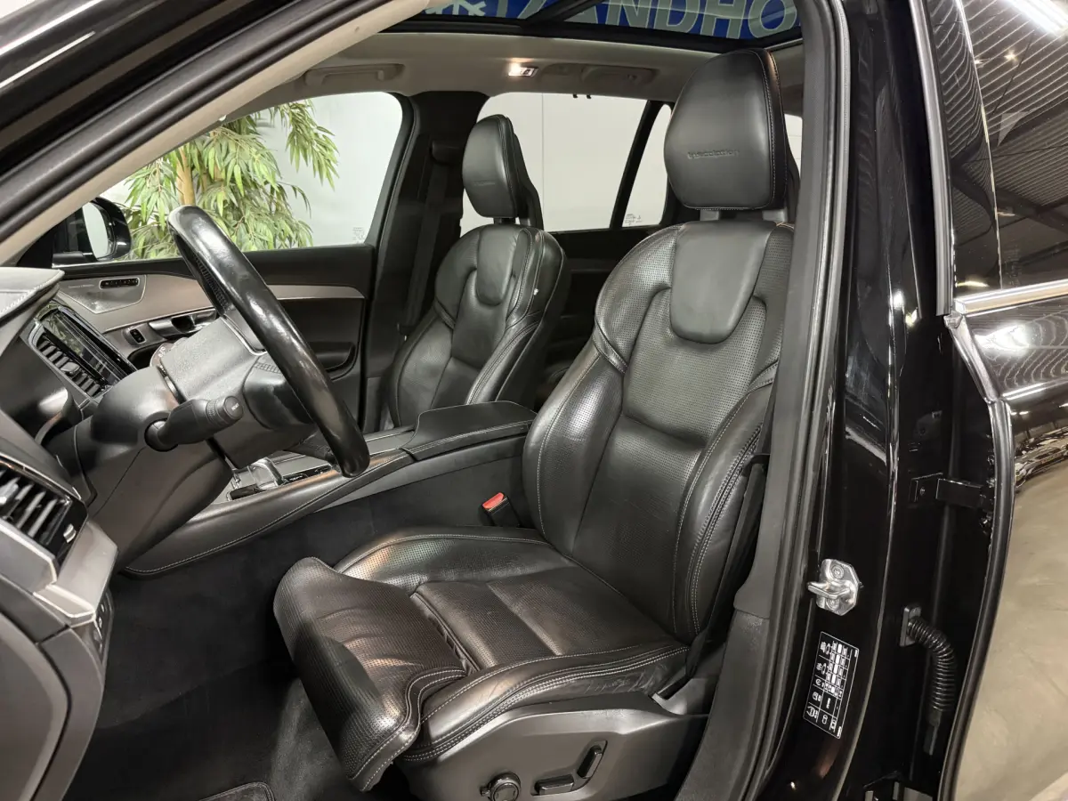 XC90 2.0 T8 Twin Engine AWD Inscription // 7 Pers // B&W // 22 inch!