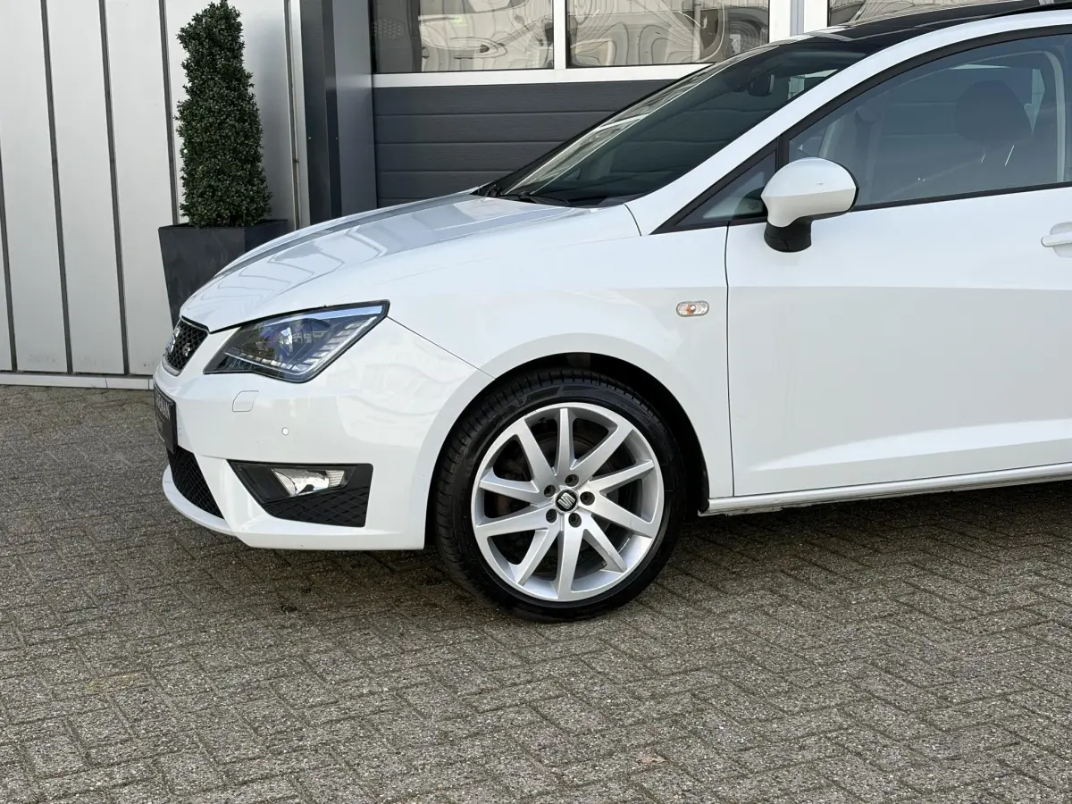 Ibiza 1.0 EcoTSI FR Connect | Pano | Alcantara | Stoelverwarming | Xenon |