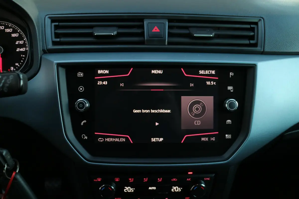 Arona 1.0 TSI Xcellence | Carplay | Camera | Trekhaak! |