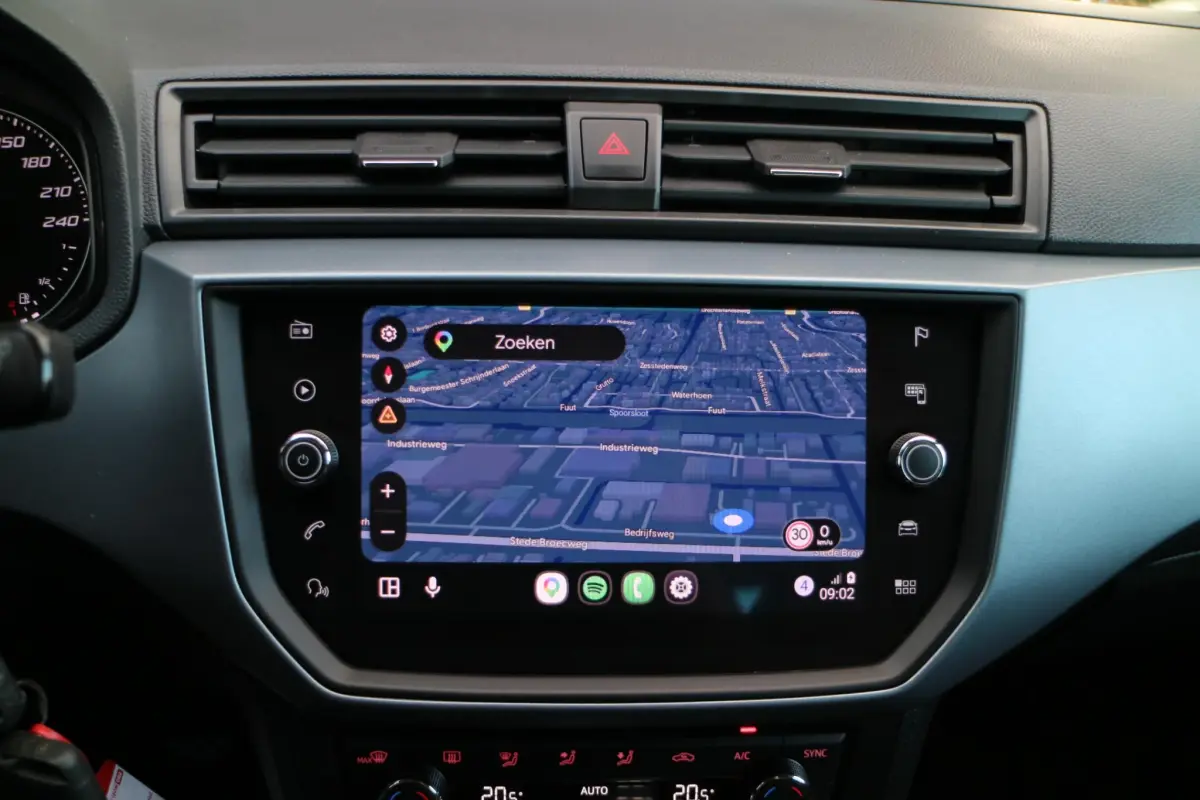 Arona 1.0 TSI Xcellence | Carplay | Camera | Trekhaak! |