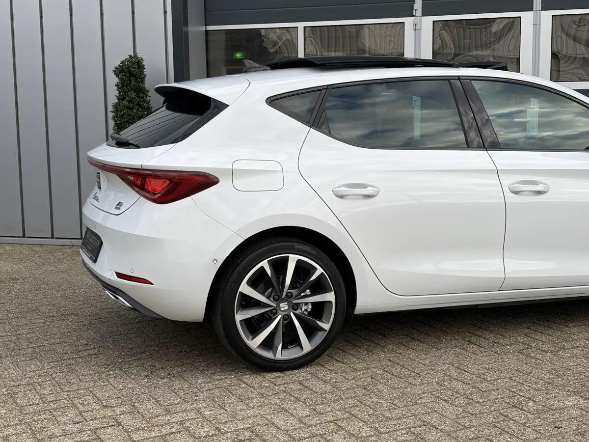 Leon 1.4 TSI eHybrid PHEV FR Business Intense | Pano | Virtual | Camera | LED | Elektrische Stoel | Sfeer