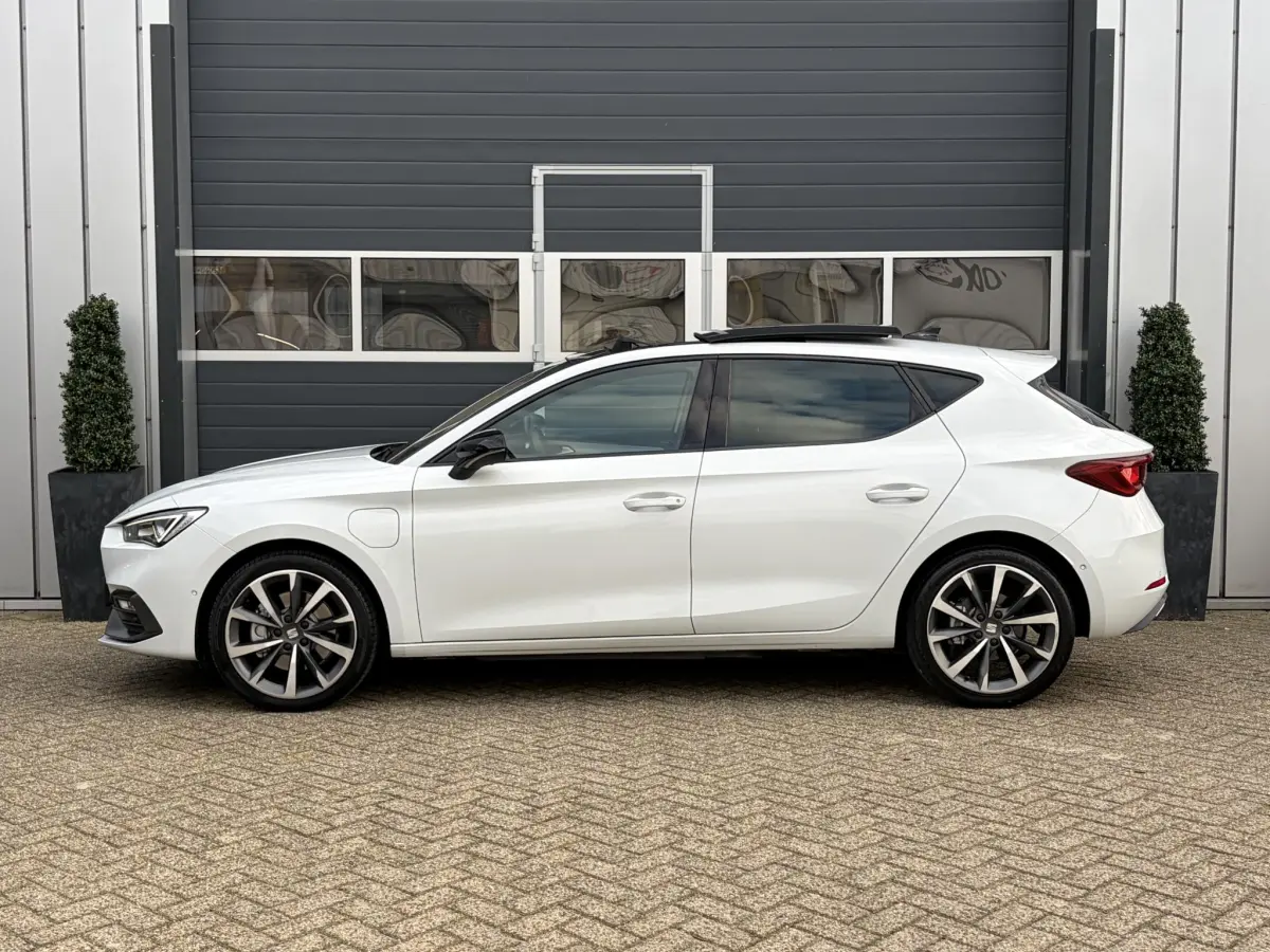 Leon 1.4 TSI eHybrid PHEV FR Business Intense | Pano | Virtual | Camera | LED | Elektrische Stoel | Sfeer