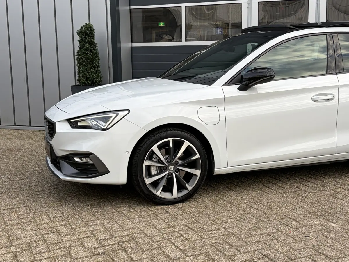 Leon 1.4 TSI eHybrid PHEV FR Business Intense | Pano | Virtual | Camera | LED | Elektrische Stoel | Sfeer