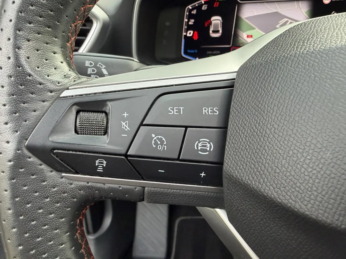 Leon 1.4 TSI eHybrid PHEV FR Business Intense | Pano | Virtual | Camera | LED | Elektrische Stoel | Sfeer