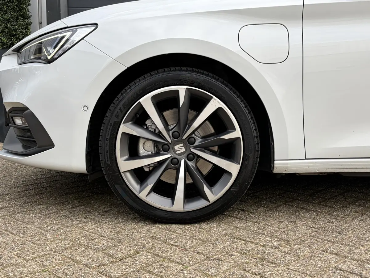 Leon 1.4 TSI eHybrid PHEV FR Business Intense | Pano | Virtual | Camera | LED | Elektrische Stoel | Sfeer
