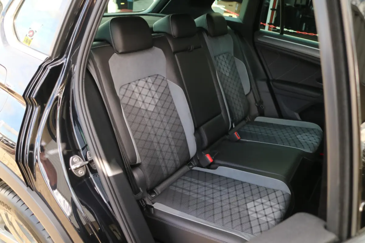 Tiguan 1.4 TSI eHybrid R-Line PHEV | SOH 99% | Camera | Compleet! |