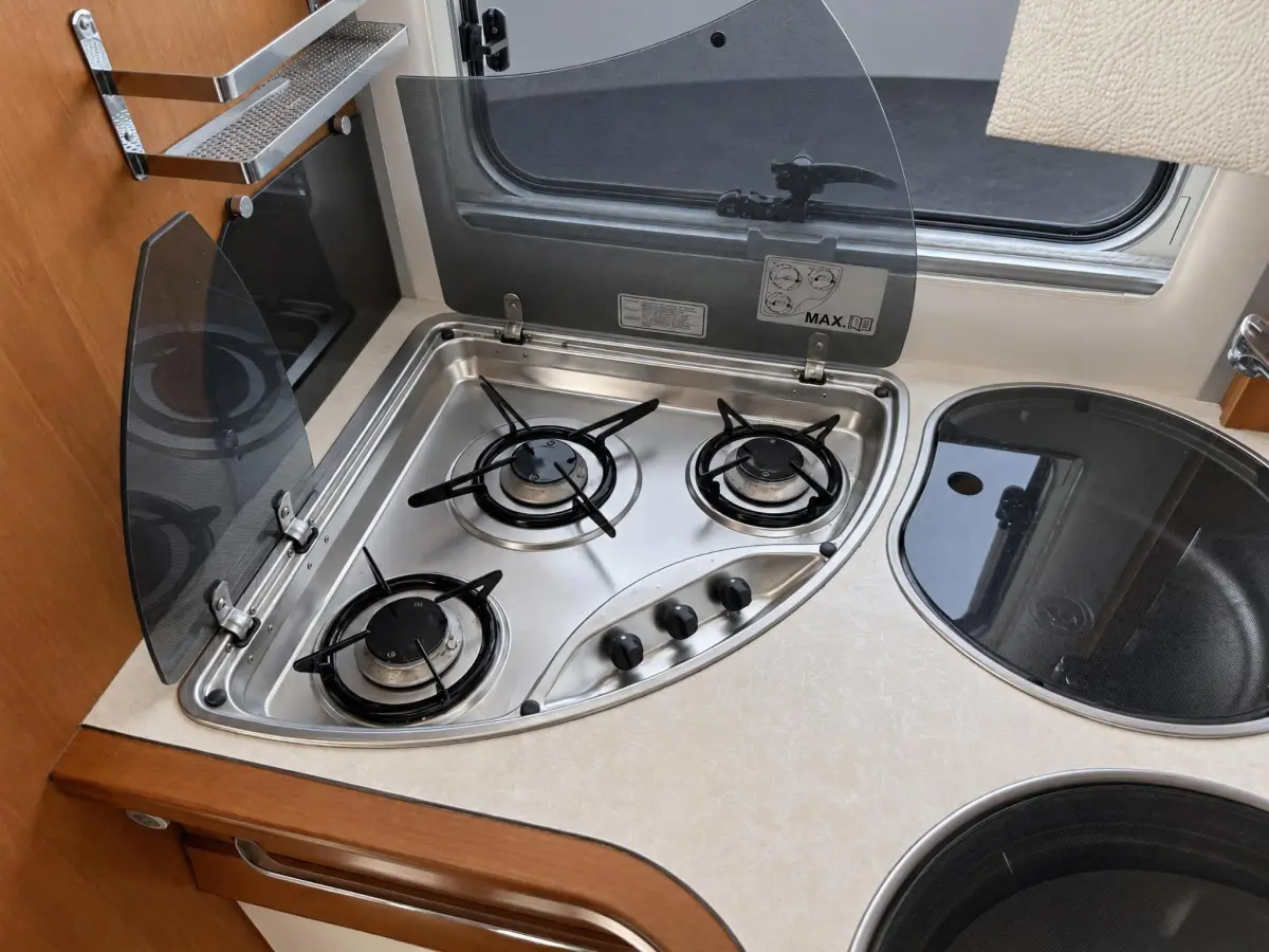 Ducato Rapido 9090 DF 2.3 35 design AL-KO chassis dubbele bodum