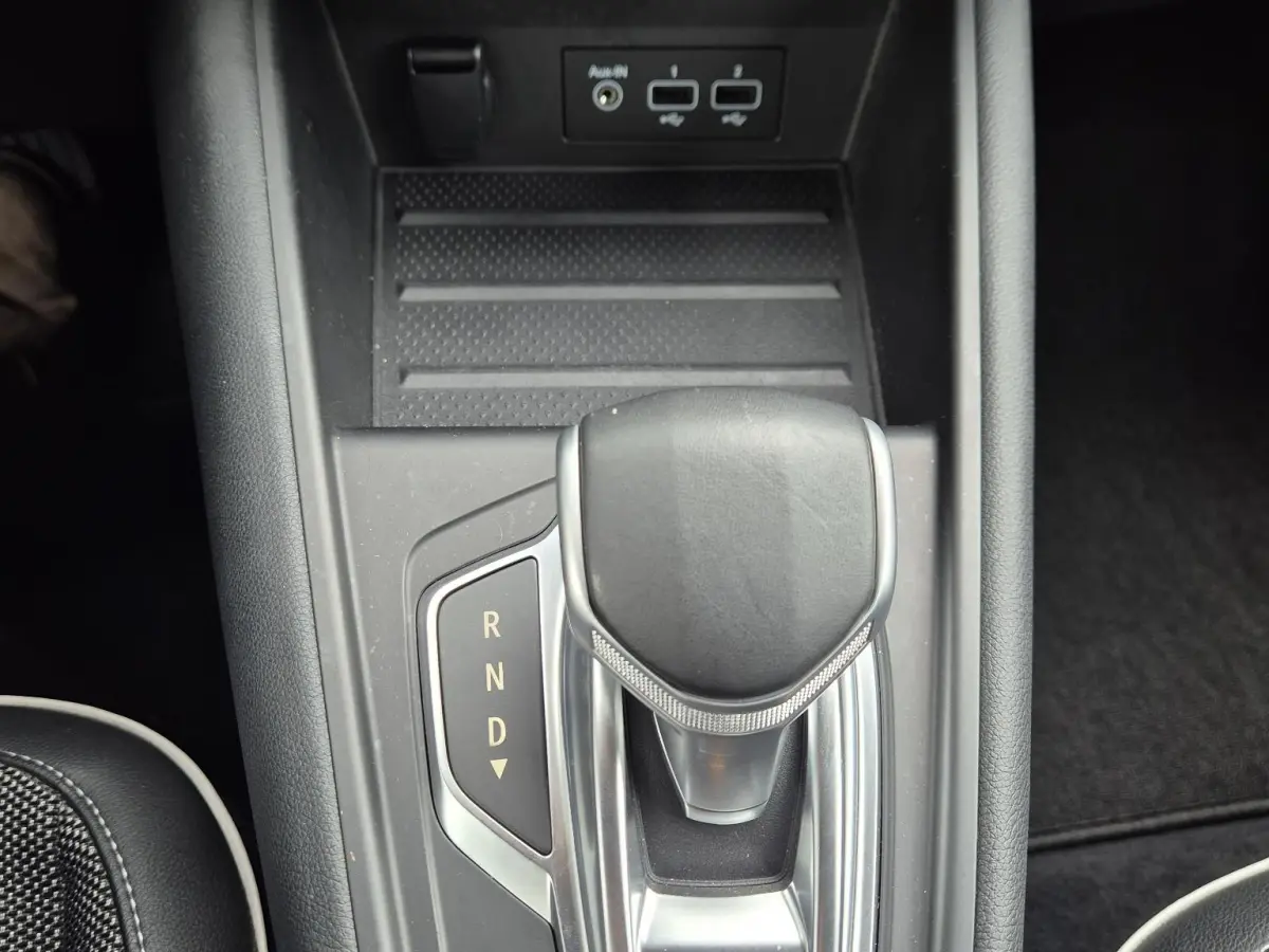 Captur 1.3 TCe 130 EDC AUTOMAAT Intens Camera, Navigatie, Apple/Android Auto, 1e eigenaar