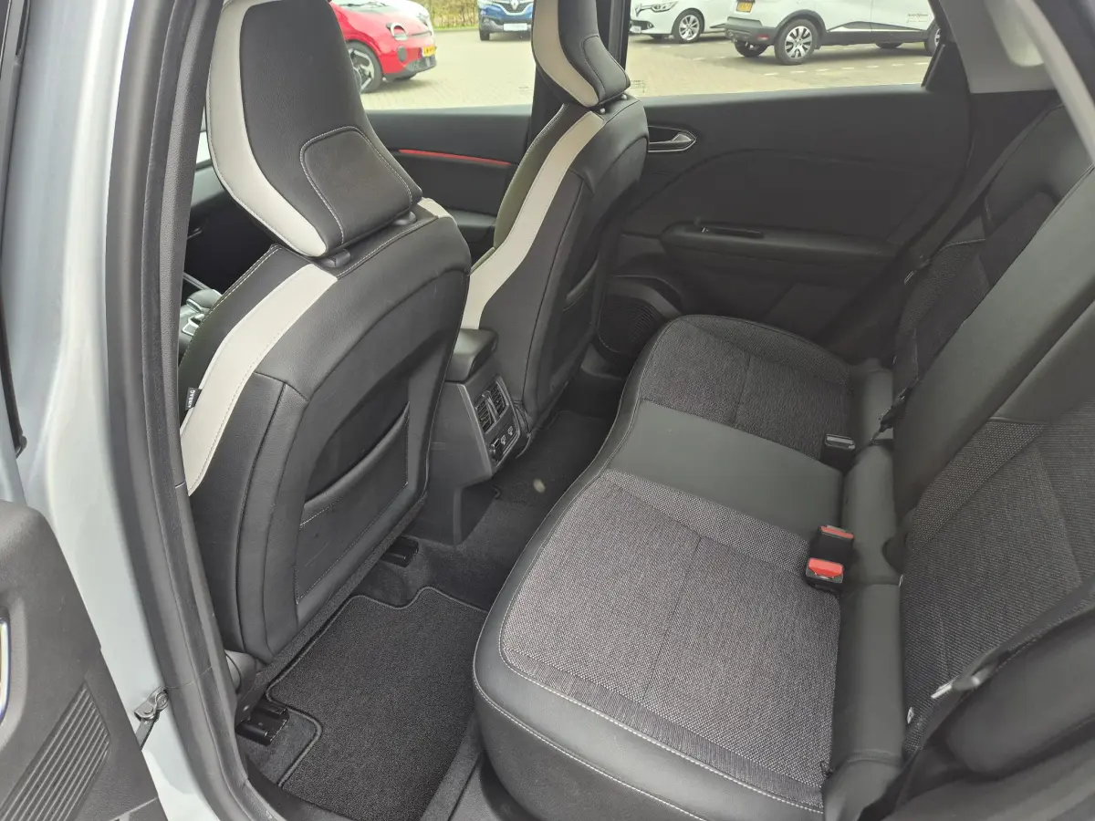 Captur 1.3 TCe 130 EDC AUTOMAAT Intens Camera, Navigatie, Apple/Android Auto, 1e eigenaar