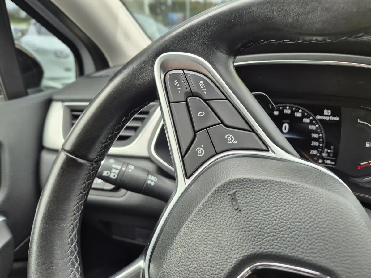Captur 1.3 TCe 130 EDC AUTOMAAT Intens Camera, Navigatie, Apple/Android Auto, 1e eigenaar