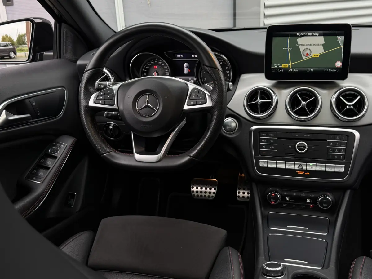 GLA 250 4Matic Premium I Aut. I AMG I Pano.dak I Camera