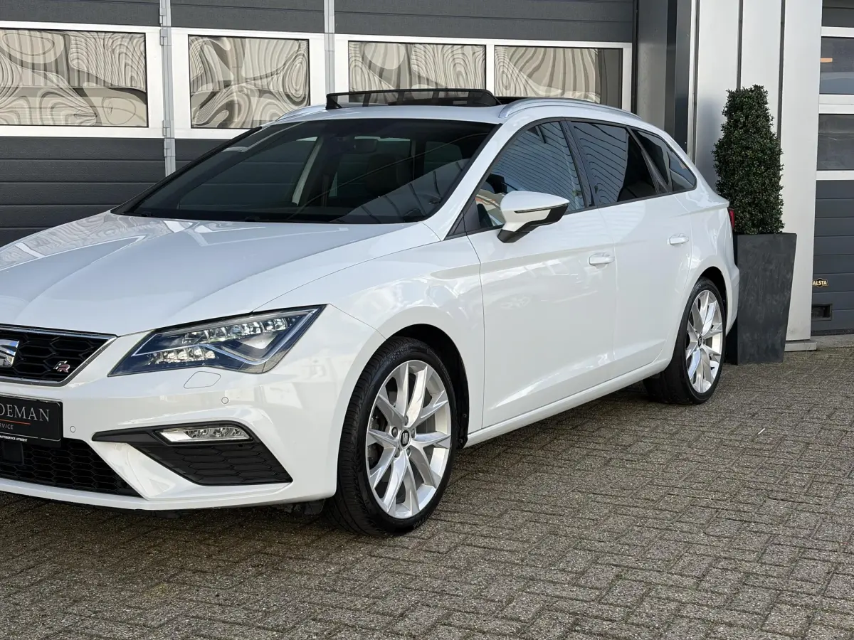 Leon ST 1.4 EcoTSI FR Business Intense | LED | Alcantara | Virtual | Pano | Seat Sound | Climate |