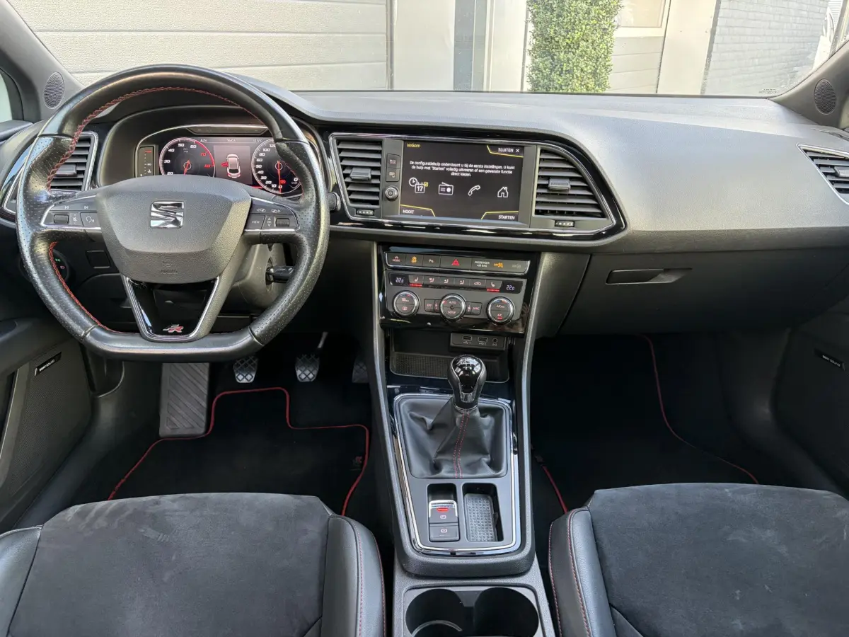 Leon ST 1.4 EcoTSI FR Business Intense | LED | Alcantara | Virtual | Pano | Seat Sound | Climate |