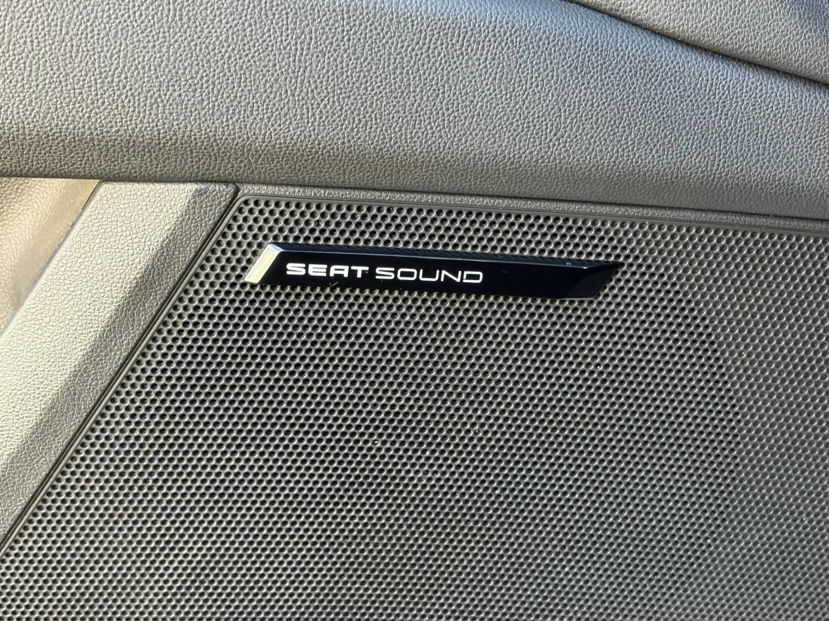 Leon ST 1.4 EcoTSI FR Business Intense | LED | Alcantara | Virtual | Pano | Seat Sound | Climate |