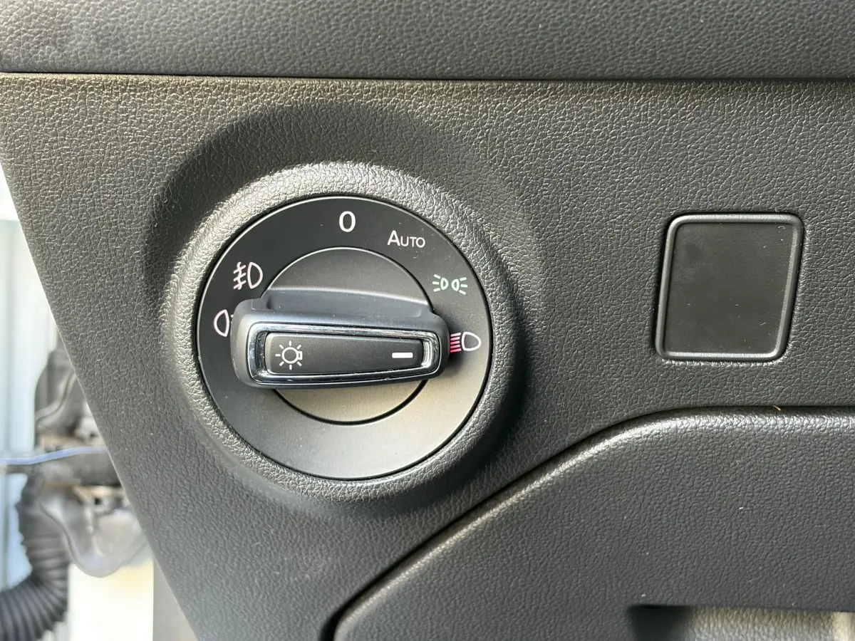 Leon ST 1.4 EcoTSI FR Business Intense | LED | Alcantara | Virtual | Pano | Seat Sound | Climate |