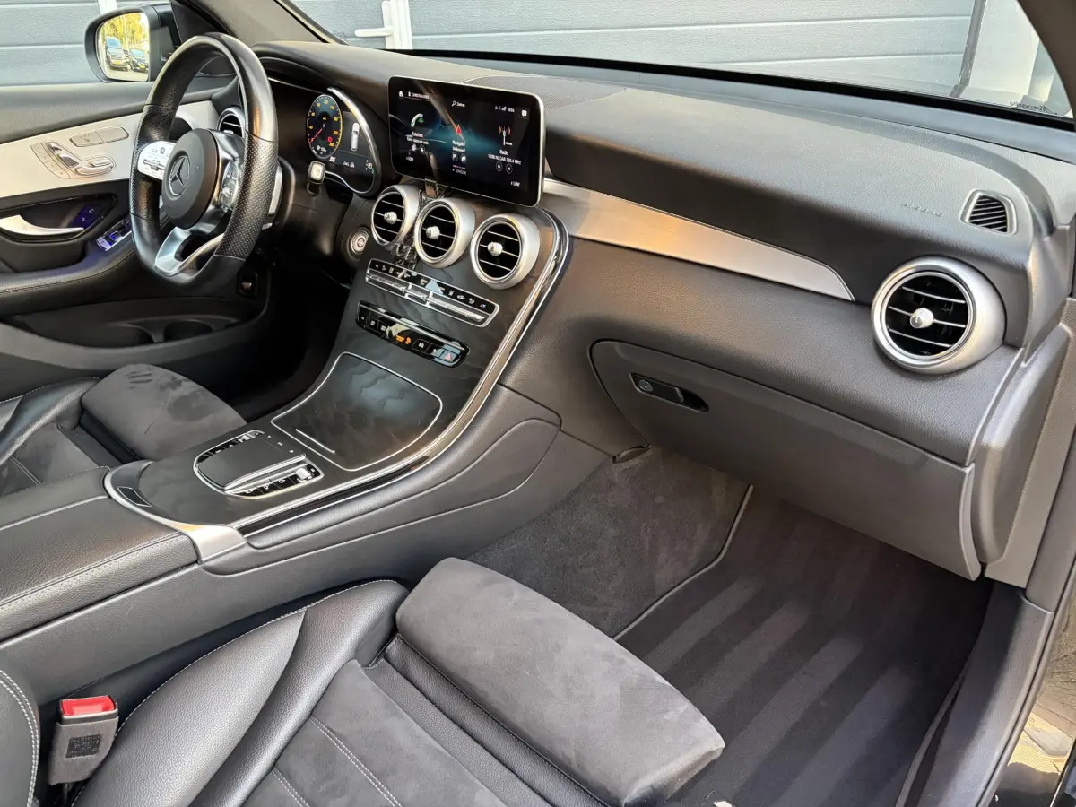 GLC 300de 4MATIC AMG Line | Head-Up | Pano | Sfeer | Elek stoelen | Trekhaak |